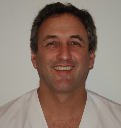 Amit Mikler - Implantes Dentales - estetica dental - cirugia maxilofacial